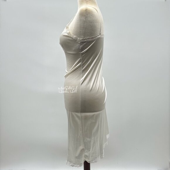 Vintage Leggs Nylon Full Slip Dress w/ Lace Trim & Adjustable Straps Size 34 - Picture 2 of 6